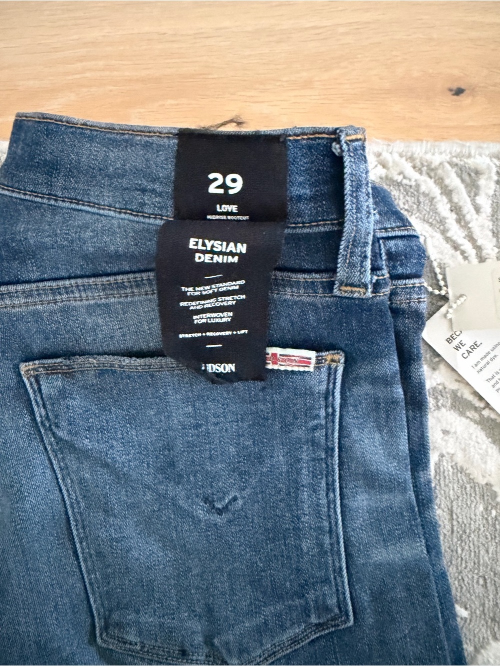 Hudson Jeans Women’s Boot Cut in Medium Blue Wash